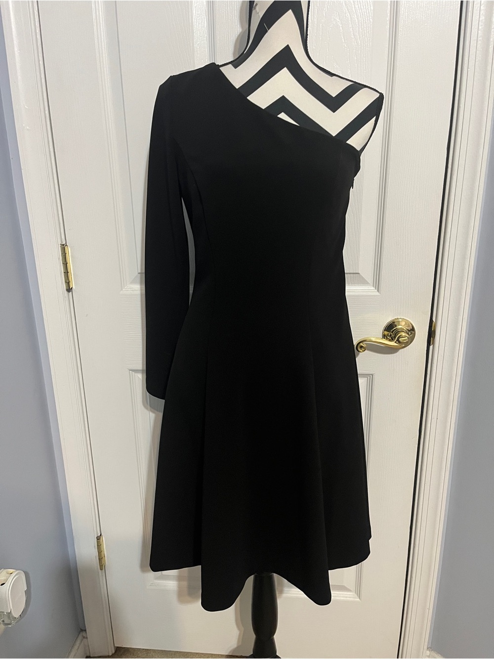 Calvin Klein Elegant One-Shoulder Black Dress